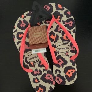 Havaianas Cheetah print S 7/8 NWT